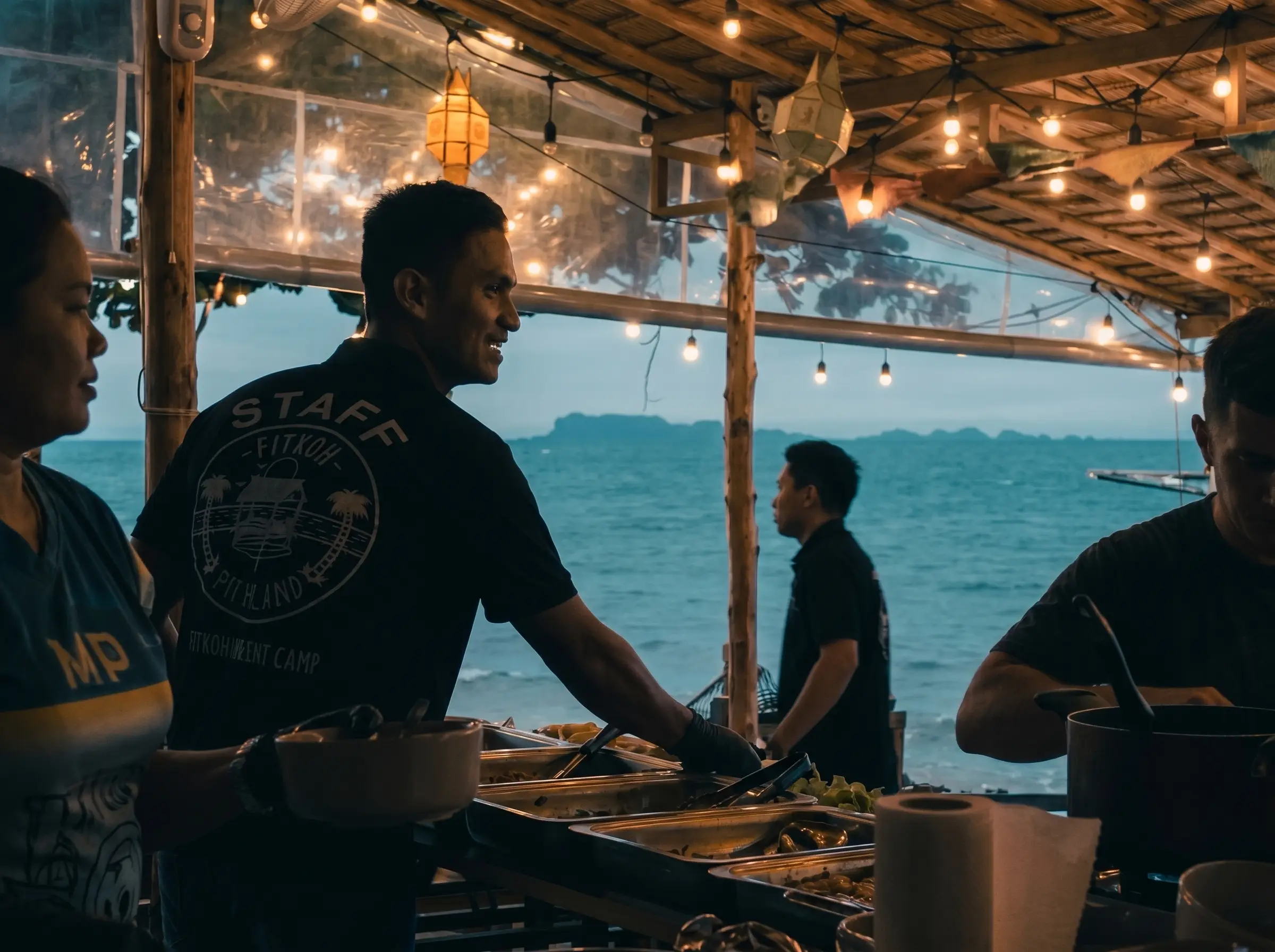 Des BBQ le samedi sur la plage qui renforcent l'ambiance conviviale